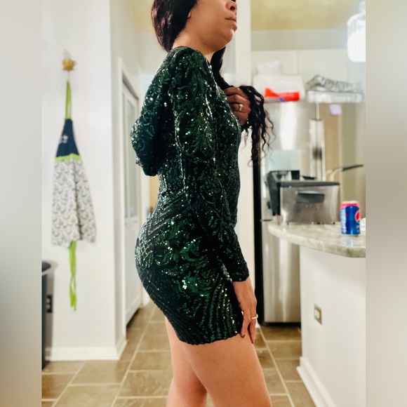 Windsor Hunter Green Long Sleeve Sequin Mini Dress - Picture 10 of 13